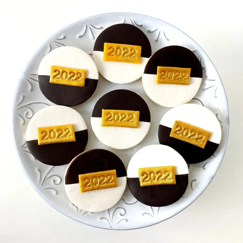 2022 marzipan black white new year cookies