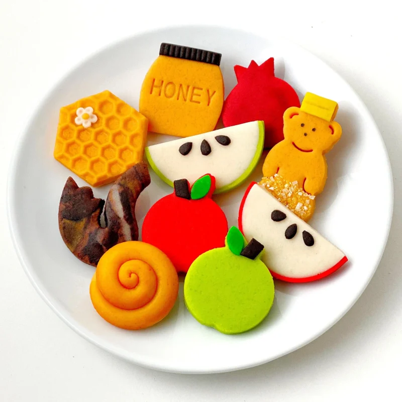 rosh hashanah marzipan gift set for families scaled