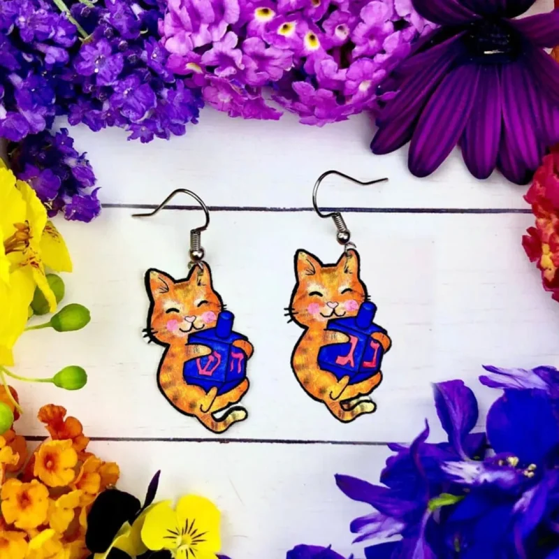 sleepy cat dreidel hanukkah earrings